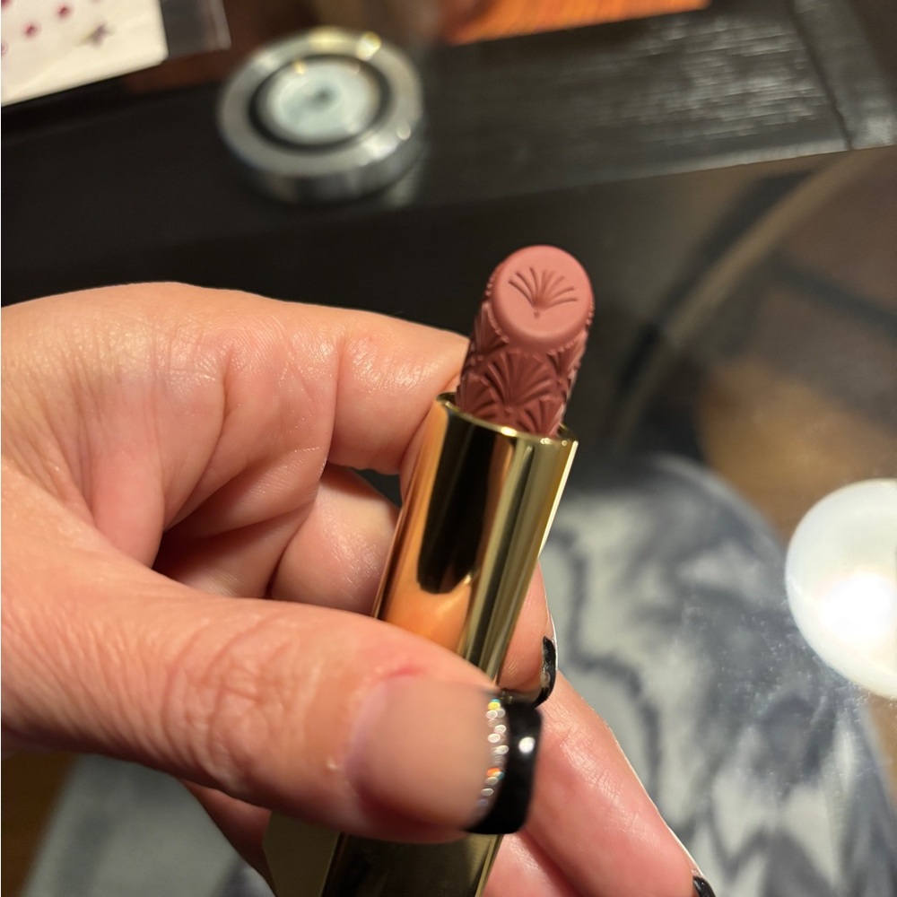 Estee Lauder Limited Edition Lipstick in Mauve